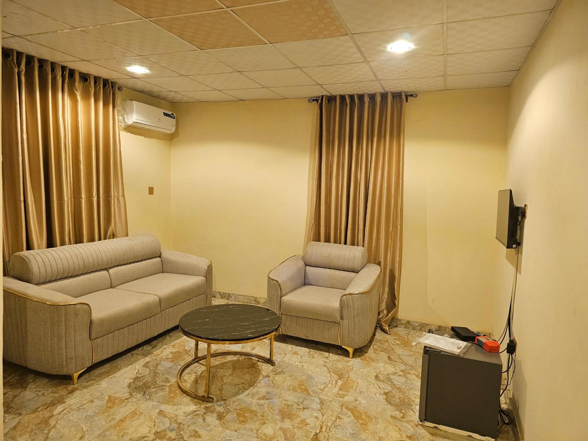 Bmh Hotel & Suites 이바단 외부 사진