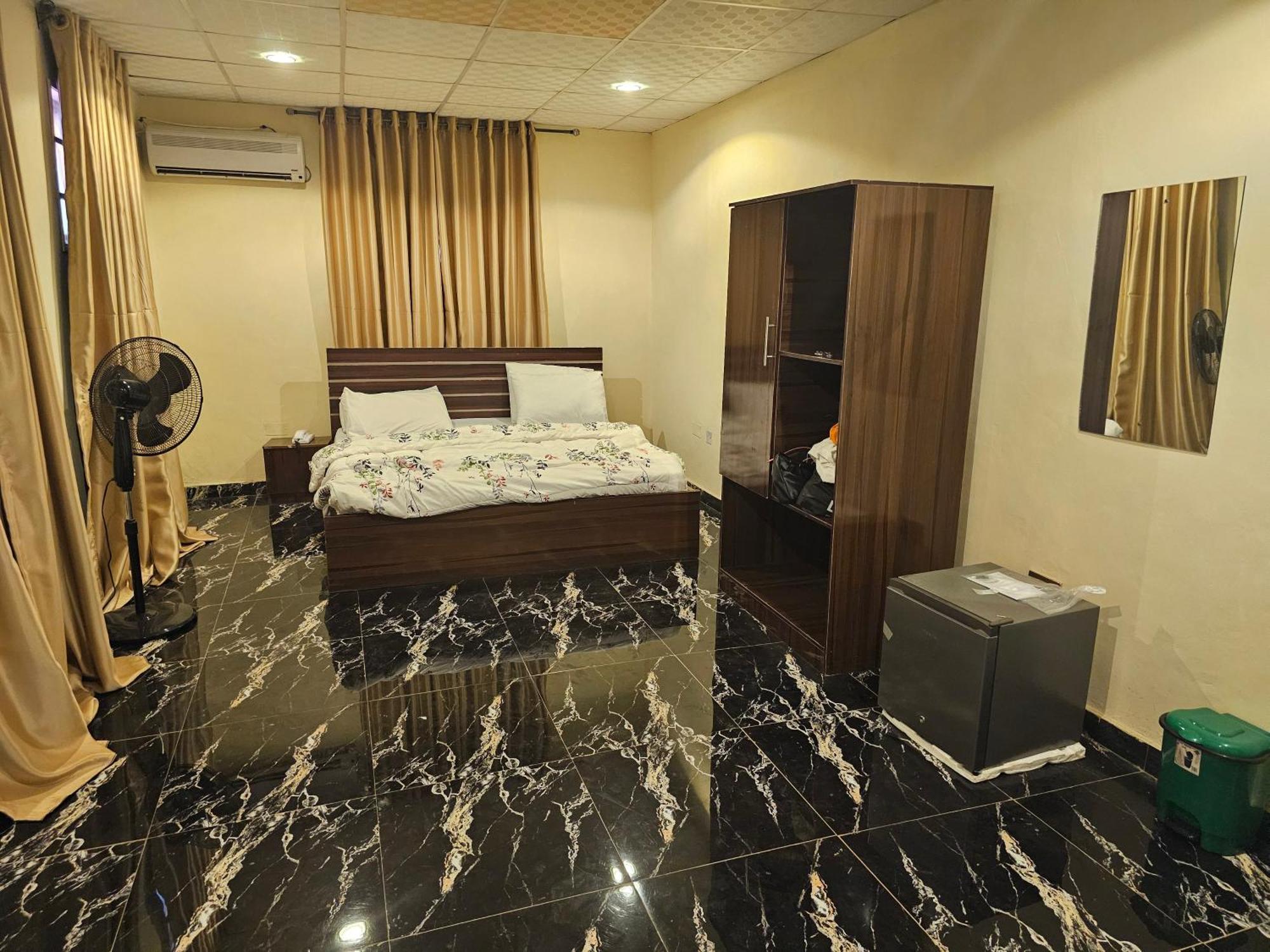 Bmh Hotel & Suites 이바단 외부 사진
